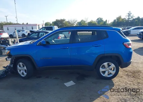 2018 Jeep Compass Latitude 4X4 from USA, damaged, VIN 3C4NJDBB0JT349379